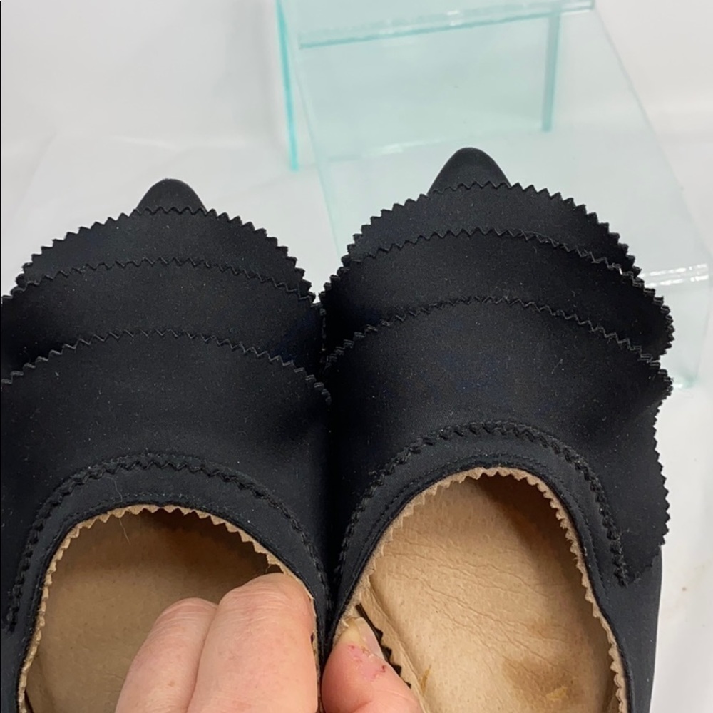 Ginger Goff Sz 9 Black Satin Pointed Toe Flats - Picture 7 of 9
